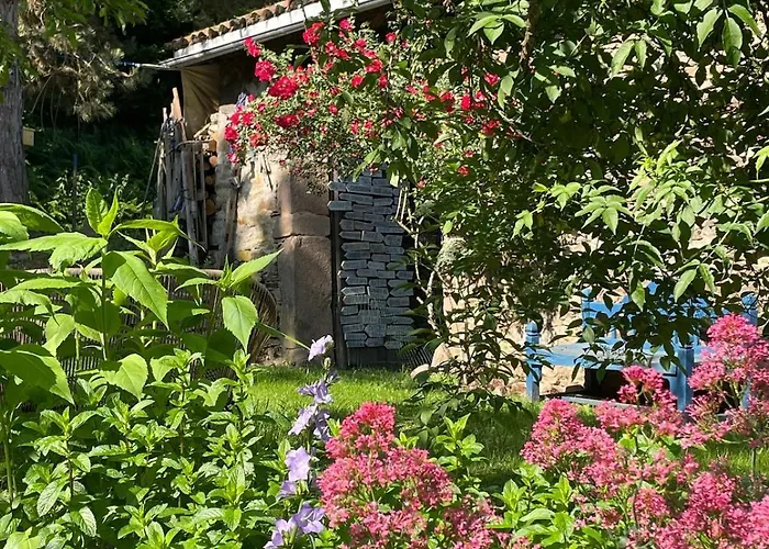 Konukevi Authentic & Charming Dans Les Monts Du Lyonnais, Animaux Acceptes *