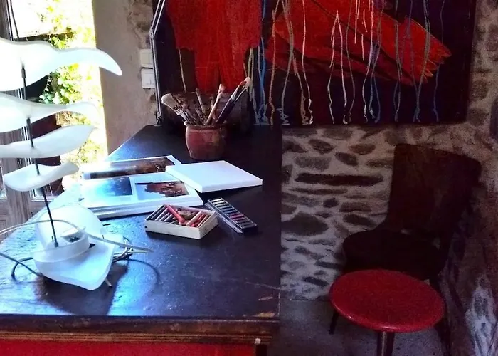 Authentic & Charming Dans Les Monts Du Lyonnais, Animaux Acceptes * Larajasse