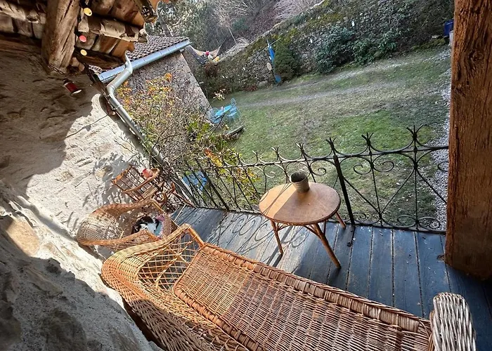 Konukevi Authentic & Charming Dans Les Monts Du Lyonnais, Animaux Acceptes *