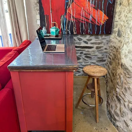 Authentic & Charming Dans Les Monts Du Lyonnais, Animaux Acceptes 招待所